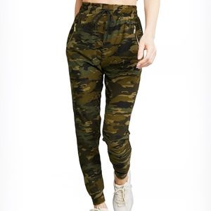 LOVEIT Camouflage Print Drawstring Waist Zipper Detail Joggers